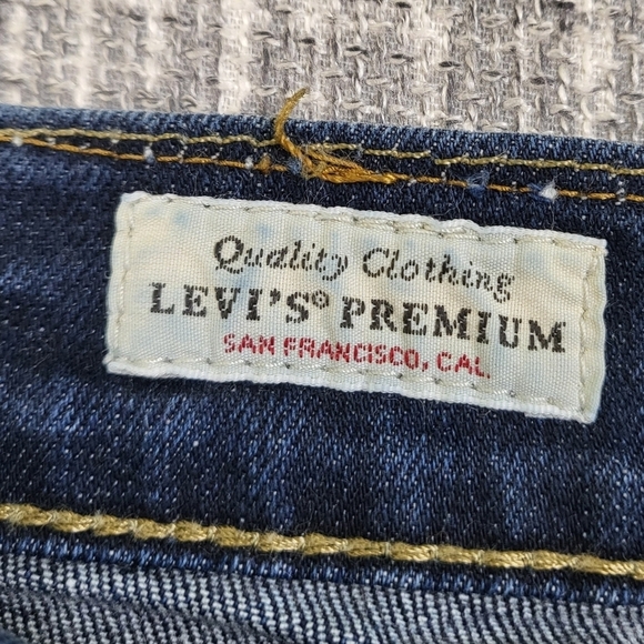 Levi’s Premium 502 Regular Taper Jean 31x32 (actual 31x29.5) Medium Wash/Whisker - Picture 8 of 14